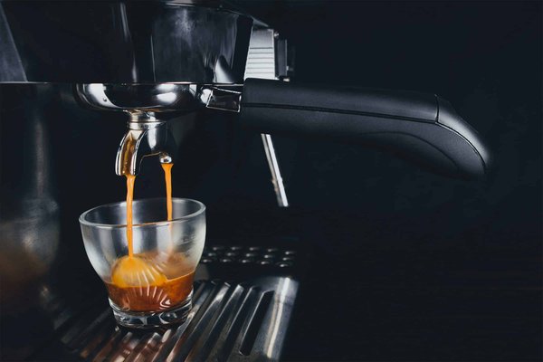 Quelle est la meilleure méthode pour choisir une machine à espresso avec broyeur intégré pour un café fraîchement moulu ?